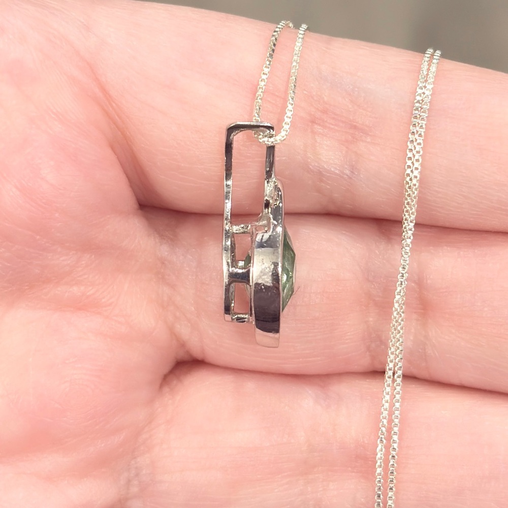 Vintage 14K Green Spinel Pendant: White Gold Crescent Abstract Slider Piece - Picture 10 of 14